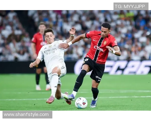 8月30日足球界亮点球星盘点 聚焦当日最热赛事与表现分析 8月30日足球界亮点球星盘点 聚焦当日最热赛事与表现分析